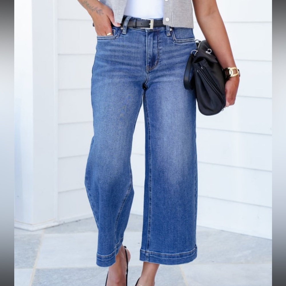 NWT Judy Blue Mid Rise Wide Leg Crop Jeans 3/26